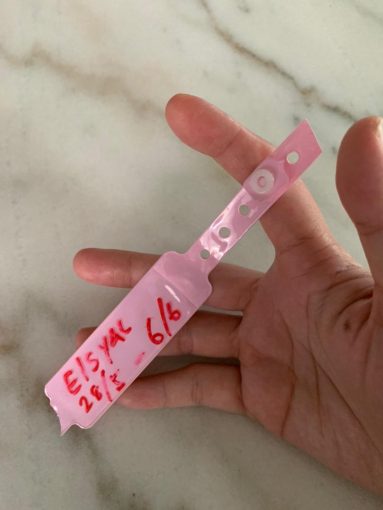 gelang pink kuarantin
