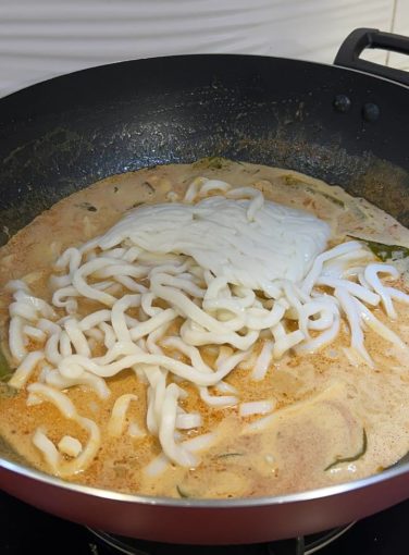 creamy tomyam pasta creamy tomyam