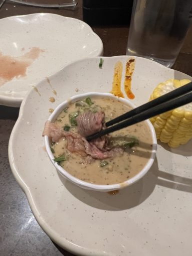 makan daging sukiya