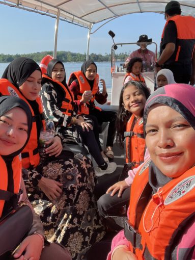 tasik raban tasik chenderoh boat ride tasik raban